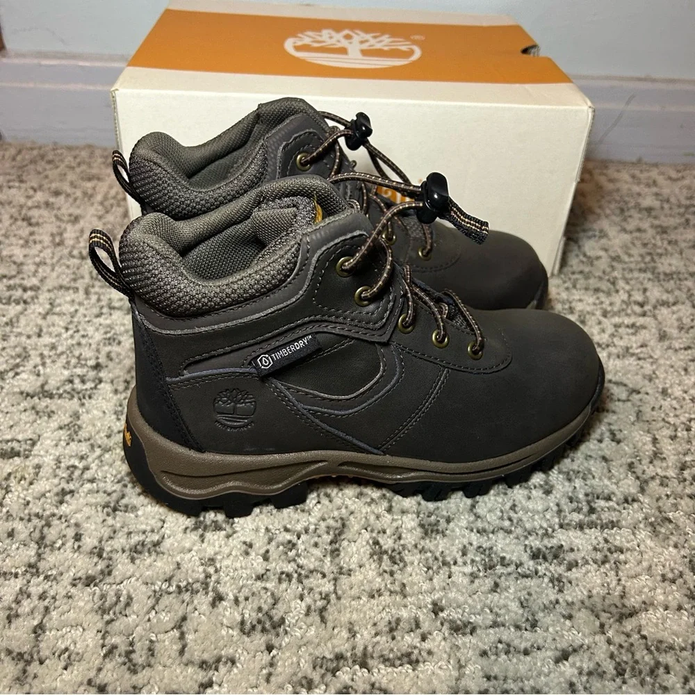 Timberland nwb dark